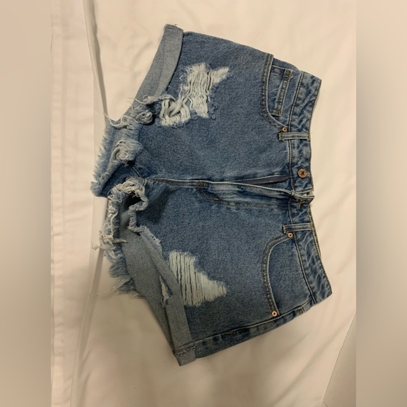 Forever 21, ladies shorts in size 29. - Picture 3 of 10